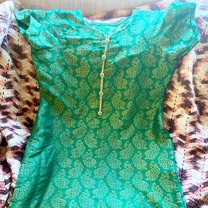 Beautiful Baroque Vintage handmaid dress top green and gold